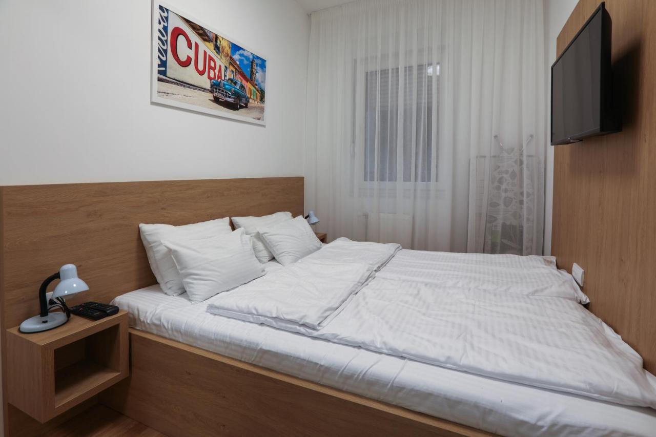 Apartment Promenada Avenija Novi Sad Esterno foto