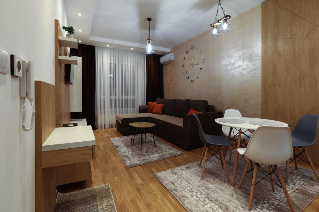 Apartment Promenada Avenija Novi Sad Esterno foto
